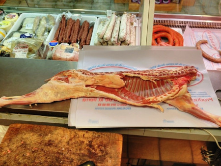 Medio cabrito de Modesto